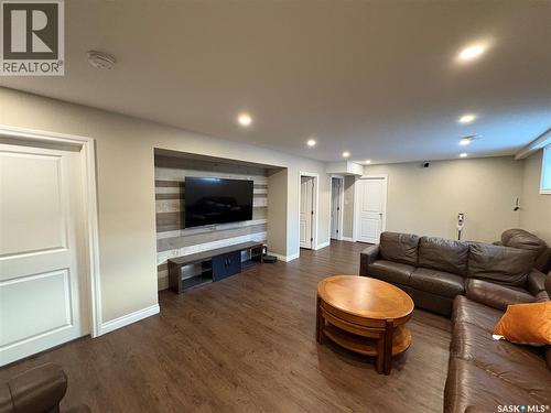 4301 Green Poplar Lane, Regina, SK - Indoor Photo Showing Living Room