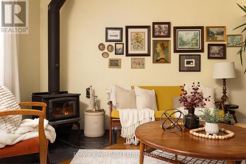 15 EAST ELLIOTT STREET  Huntsville (Chaffey), ON P1H 1W8