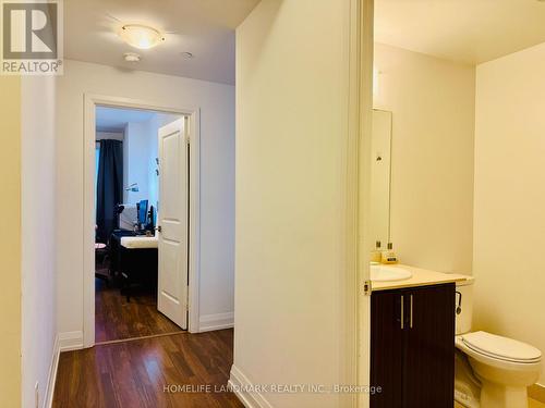 Lph1-15 - 7161 Yonge Street, Markham, ON - Indoor Photo Showing Bathroom