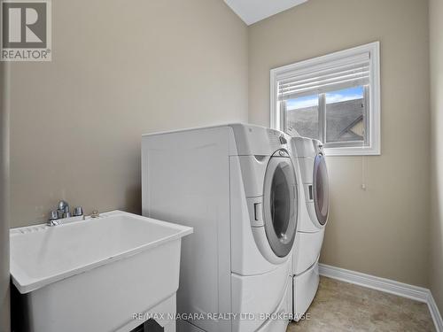 Main Floor Laundry - 4 - 9440 Eagle Ridge Drive, Niagara Falls (Forestview), ON - Indoor Photo Showing Laundry Room