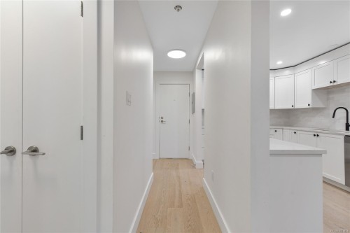 105-3215 Alder St, Saanich, BC - Indoor Photo Showing Other Room