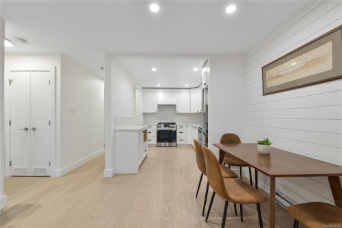 105-3215 Alder St, Saanich, BC - Indoor