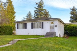 1005 McCallum Rd  Langford, BC V9B 4C7