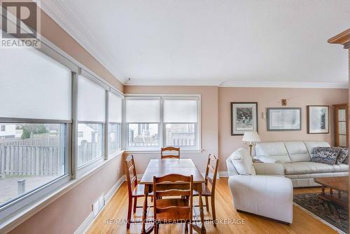 53 Metcalfe Street, Thorold (Thorold Downtown), ON - Indoor Photo Showing Living Room