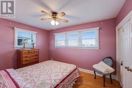 53 Metcalfe Street, Thorold (Thorold Downtown), ON - Indoor Photo Showing Bedroom