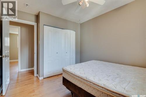 2 Deergrove Crescent, Regina, SK - Indoor Photo Showing Bedroom