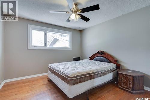 2 Deergrove Crescent, Regina, SK - Indoor Photo Showing Bedroom
