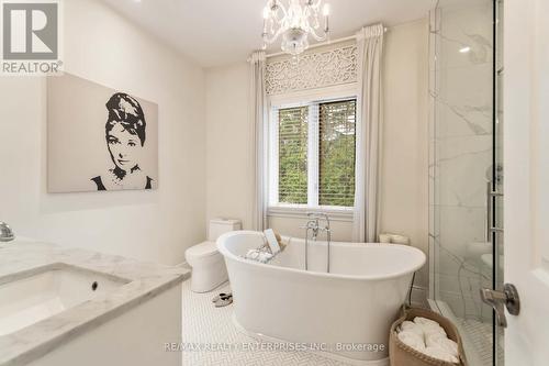 59 Creanona Boulevard, Hamilton, ON - Indoor Photo Showing Bathroom