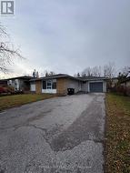 72 DAPHNE CRESCENT  Barrie, ON L4M 2Y9
