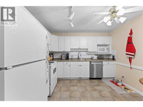 3300 Centennial Drive Unit# 204, Vernon, BC - Indoor Photo Showing Kitchen