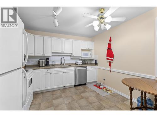 3300 Centennial Drive Unit# 204, Vernon, BC - Indoor Photo Showing Kitchen