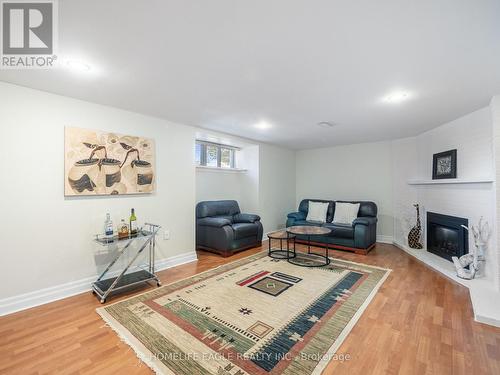 11 Knollside Drive, Richmond Hill, ON - Indoor With Fireplace