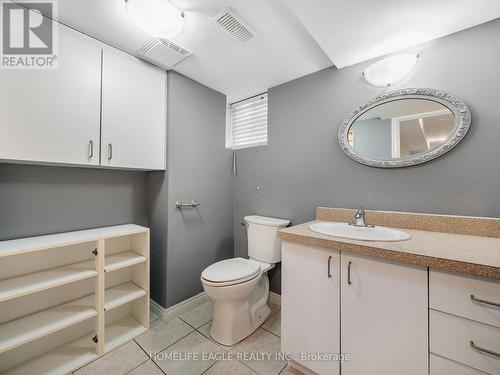 11 Knollside Drive, Richmond Hill, ON - Indoor Photo Showing Bathroom
