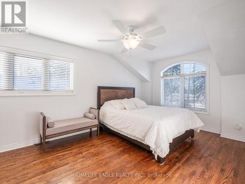 11 Knollside Drive, Richmond Hill, ON - Indoor Photo Showing Bedroom