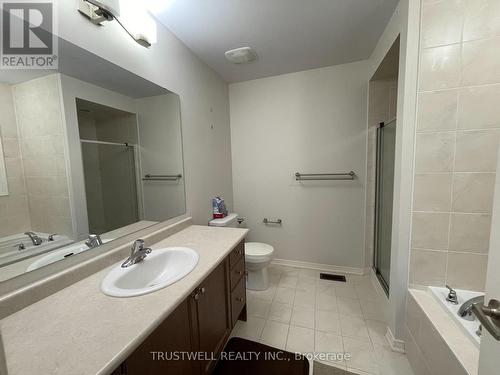 3169 Neyagawa Boulevard, Oakville, ON - Indoor Photo Showing Bathroom