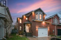 2413 GLADSTONE AVENUE  Oakville, ON L6H 6P2