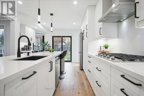 2413 Gladstone Avenue, Oakville, ON - Indoor Photo Showing Kitchen With Upgraded Kitchen