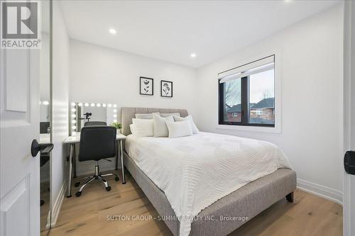 2413 Gladstone Avenue, Oakville, ON - Indoor Photo Showing Bedroom