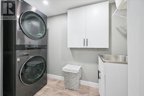 2413 Gladstone Avenue, Oakville, ON - Indoor Photo Showing Laundry Room