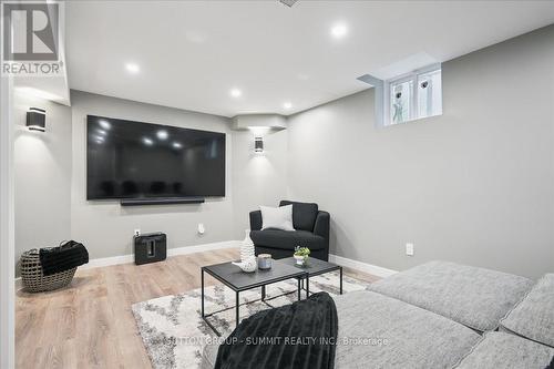 2413 Gladstone Avenue, Oakville, ON - Indoor