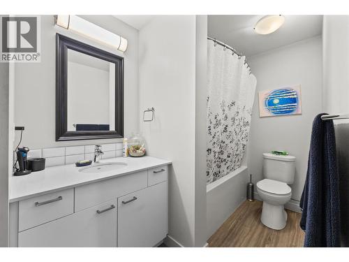 2250 Majoros Road Unit# 303, West Kelowna, BC - Indoor Photo Showing Bathroom