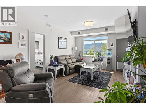 2250 Majoros Road Unit# 303, West Kelowna, BC - Indoor Photo Showing Living Room