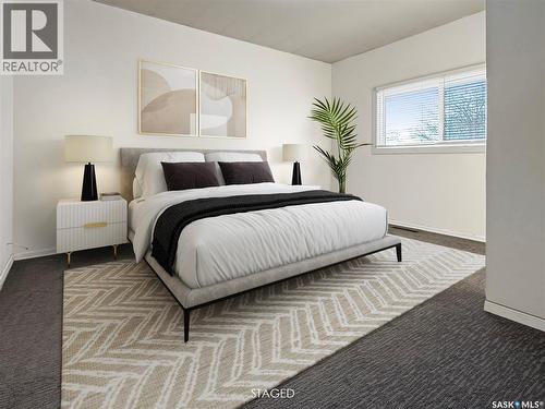 314 10Th Avenue Nw, Swift Current, SK - Indoor Photo Showing Bedroom
