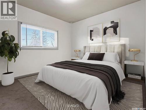314 10Th Avenue Nw, Swift Current, SK - Indoor Photo Showing Bedroom