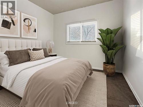 314 10Th Avenue Nw, Swift Current, SK - Indoor Photo Showing Bedroom