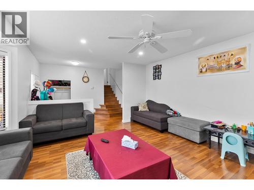 545 Primrose Road, Kelowna, BC - Indoor Photo Showing Living Room