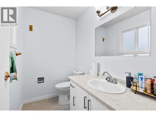 545 Primrose Road, Kelowna, BC - Indoor Photo Showing Bathroom