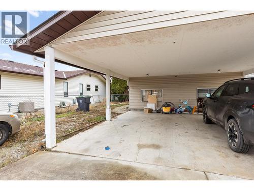 545 Primrose Road, Kelowna, BC -  Photo Showing Garage