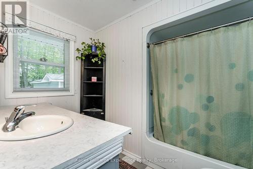 9 Harras Avenue, Tiny, ON - Indoor Photo Showing Bathroom