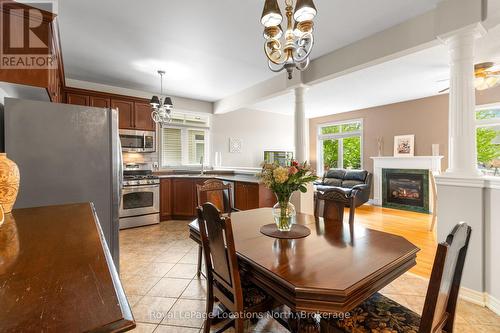 8 Broadpoint Street, Wasaga Beach, ON - Indoor Photo Showing Dining Room