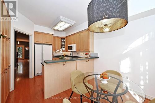 20 - 38 Hunt Avenue, Richmond Hill, ON - Indoor Photo Showing Kitchen