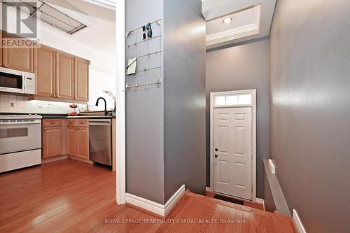 20 - 38 Hunt Avenue, Richmond Hill, ON - Indoor Photo Showing Kitchen