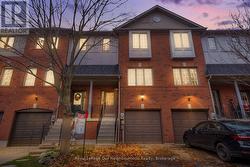 45 SALMON WAY  Whitby (Downtown Whitby), ON L1N 9M8