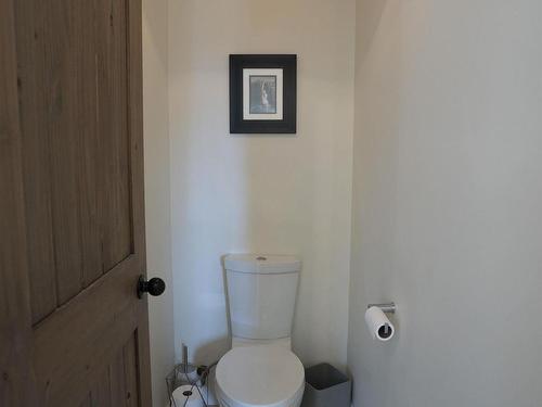 1 Leiterman Street, Kakabeka Falls, ON - Indoor Photo Showing Bathroom