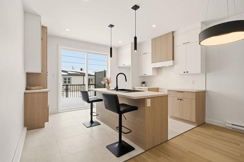 Cuisine - 960 Rue Du Campanile, Drummondville, QC - Indoor Photo Showing Kitchen With Upgraded Kitchen