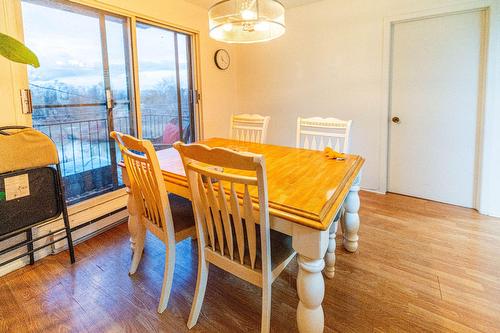 Salon - 8 Rue Desrochers, Delson, QC - Indoor Photo Showing Dining Room