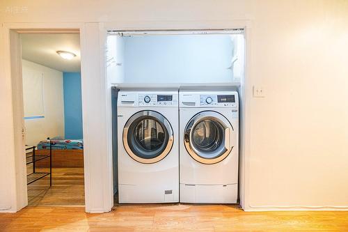 Salle de lavage - 8 Rue Desrochers, Delson, QC - Indoor Photo Showing Laundry Room