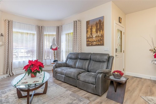 6153 Garside Rd, Nanaimo, BC 