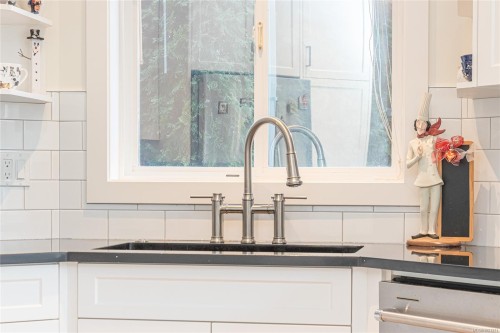 6153 Garside Rd, Nanaimo, BC 