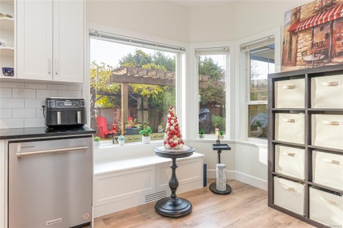 6153 Garside Rd, Nanaimo, BC 