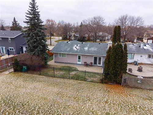 144 Meadow Gate Dr, Winnipeg, MB 