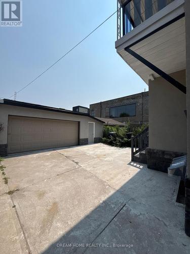 Upper - 9 Rusholme Drive E, Toronto, ON - Outdoor With Exterior