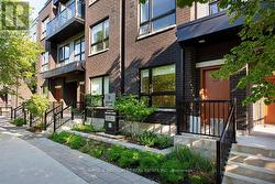 23 - 15 BRENTHALL AVENUE  Toronto, ON M2R 1W1