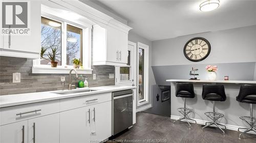 10628 Halstead Crescent, Windsor, ON - Indoor Photo Showing Kitchen