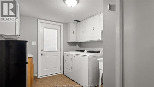 10628 Halstead Crescent, Windsor, ON - Indoor Photo Showing Laundry Room