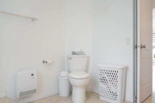 Bathroom - 1125 Rue Deveau, Trois-Rivières, QC - Indoor Photo Showing Bathroom